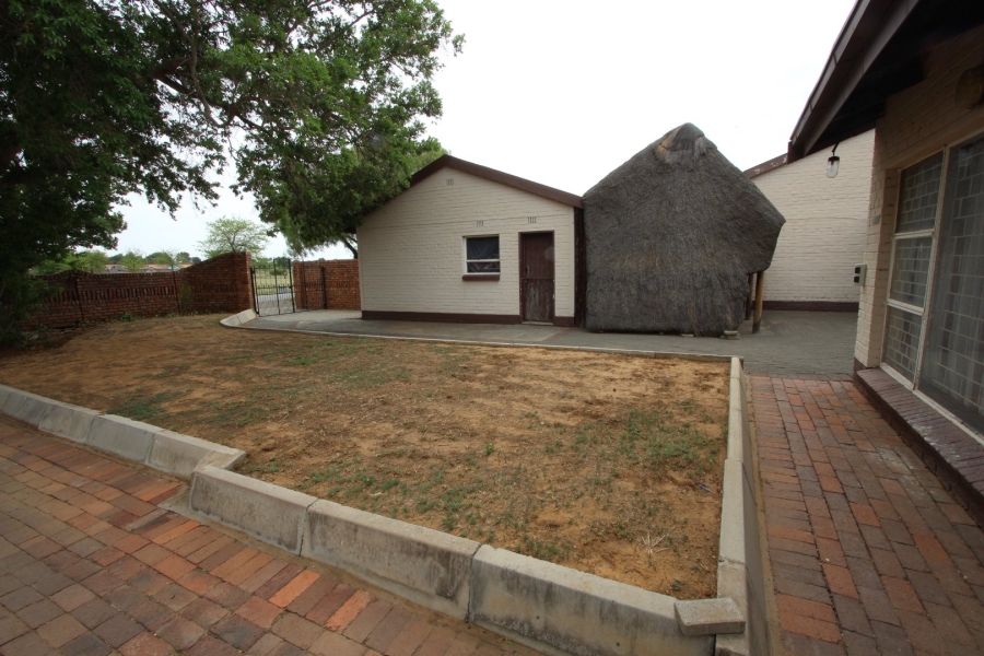  Bedroom Property for Sale in Bedelia Free State